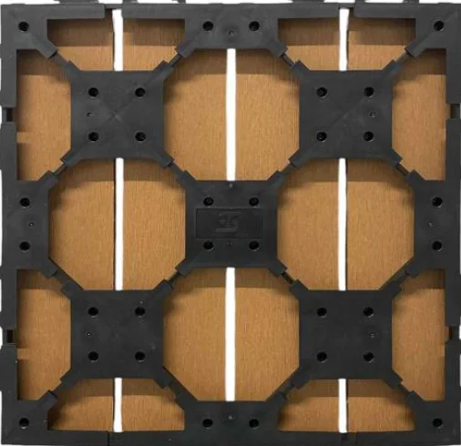Interlocking — Redwood · Classic in a room